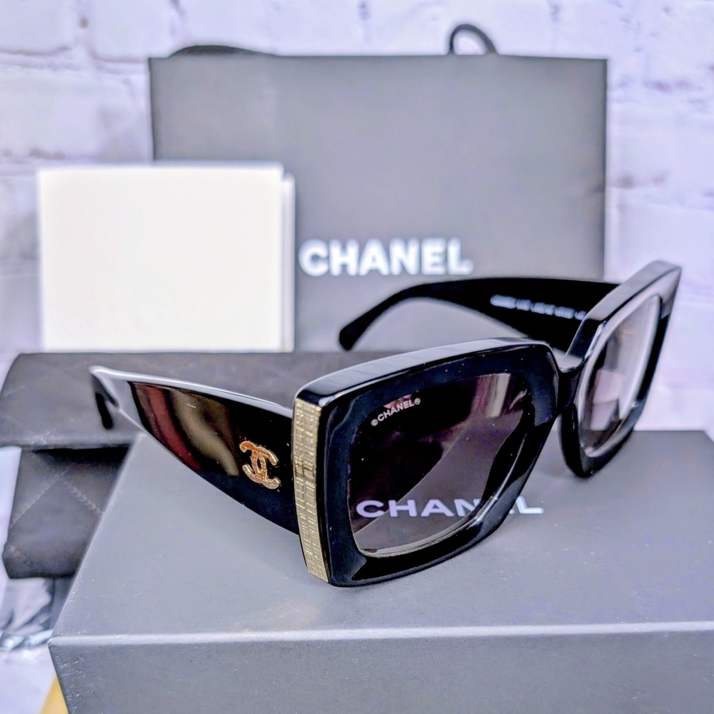 Authentic CHANEL Rectangle Sunglasses Black And Gold Iconic Side Logo - Picture 2 of 16